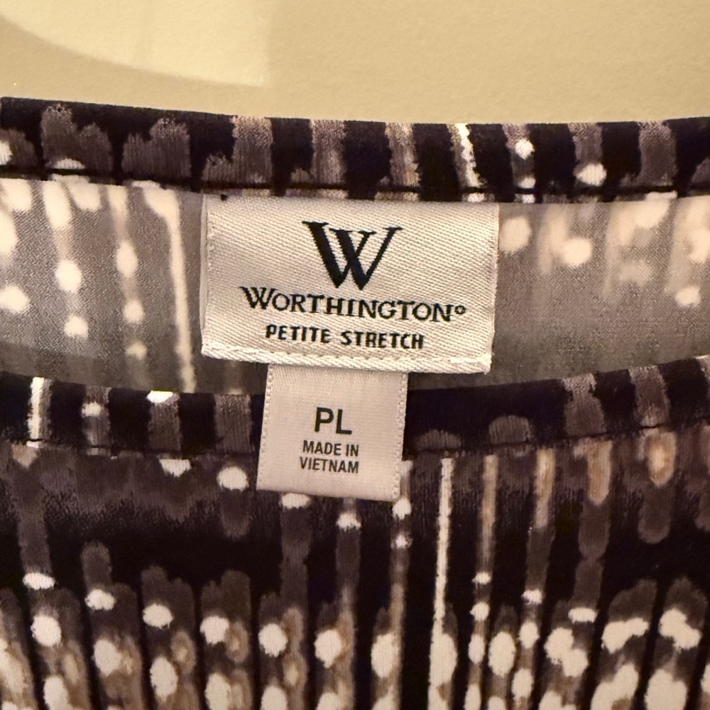 Worthington Black and White Patterned Short Sleeve Top - Picture 2 of 3